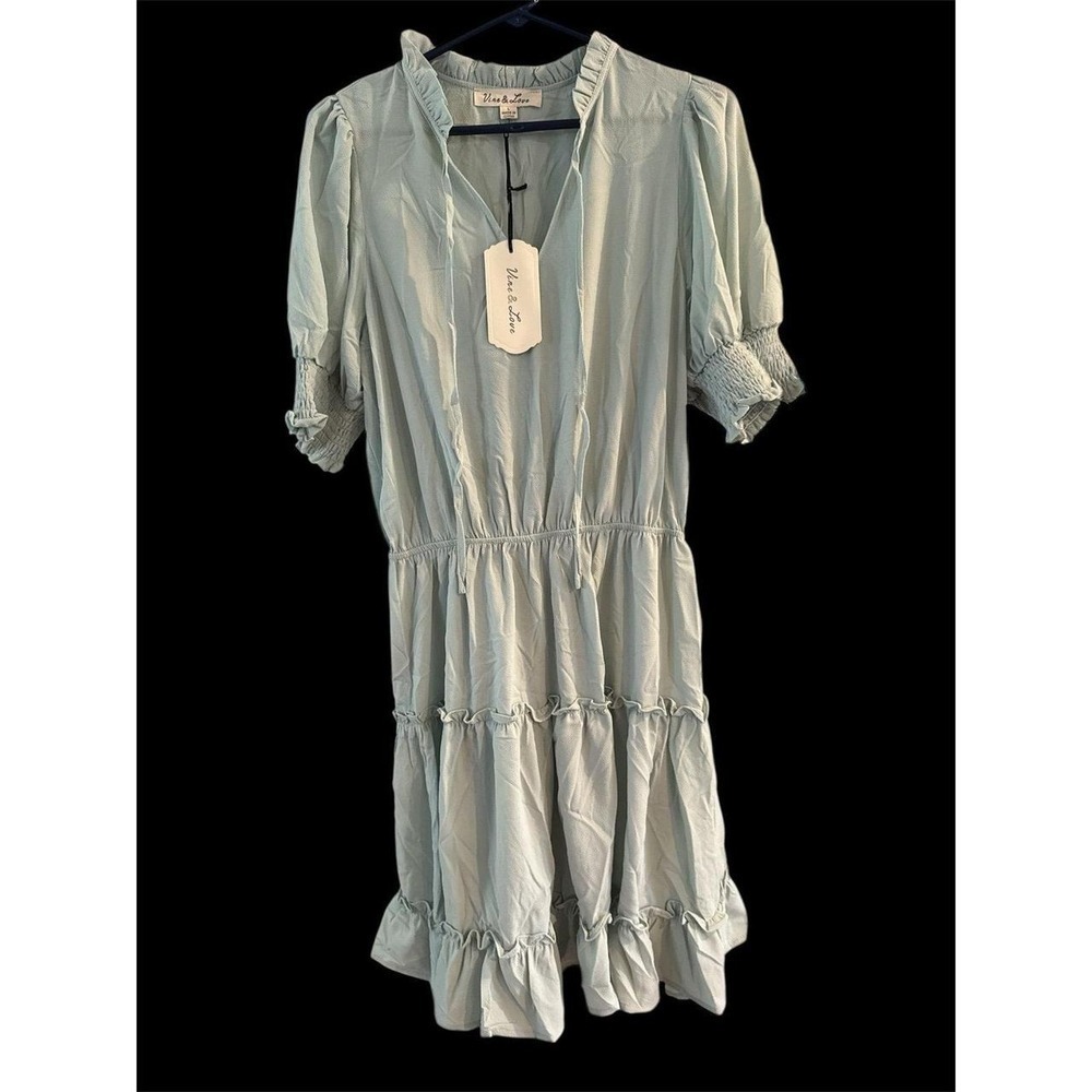 Dress size large by vine and love light sage green.